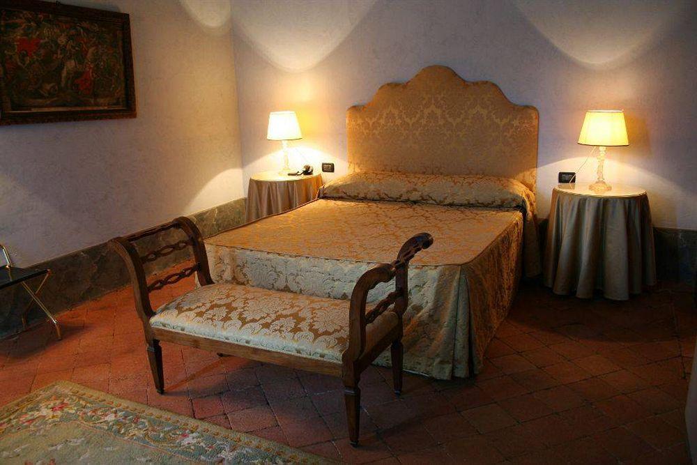 Palazzo Tucci Residenza D'Epoca Bed and Breakfast Λούκα Εξωτερικό φωτογραφία