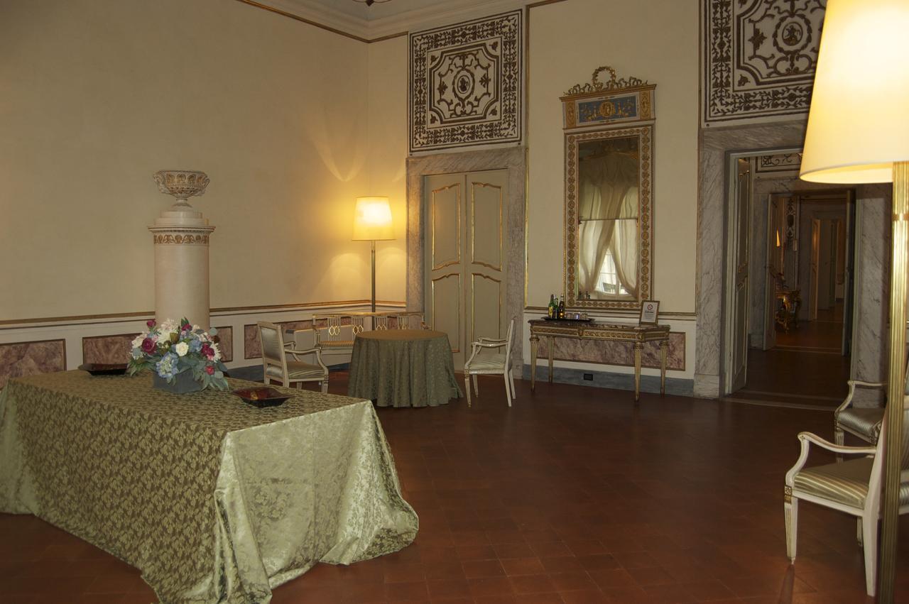 Palazzo Tucci Residenza D'Epoca Bed and Breakfast Λούκα Εξωτερικό φωτογραφία