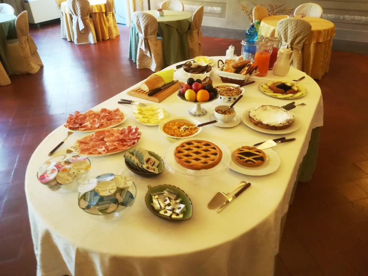 Palazzo Tucci Residenza D'Epoca Bed and Breakfast Λούκα Εξωτερικό φωτογραφία