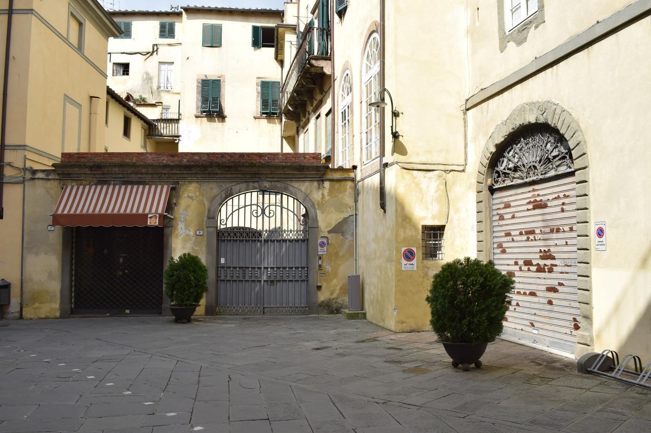 Palazzo Tucci Residenza D'Epoca Bed and Breakfast Λούκα Εξωτερικό φωτογραφία