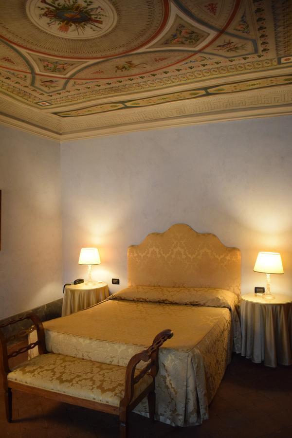 Palazzo Tucci Residenza D'Epoca Bed and Breakfast Λούκα Εξωτερικό φωτογραφία